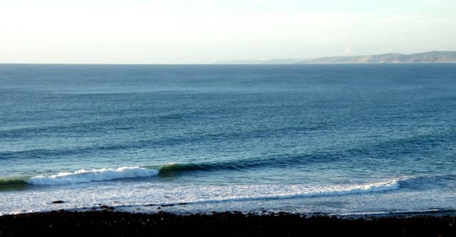 Raglan Bar surf cam