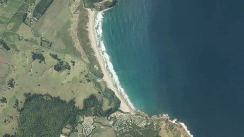 Live Hotwater Beach surf cam showing spot conditions.