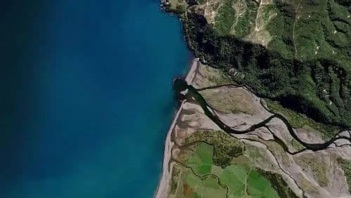 Live Motu surf cam showing spot conditions.