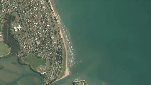 Live Orewa surf cam showing spot conditions.