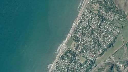Live Paekākāriki surf cam showing spot conditions.