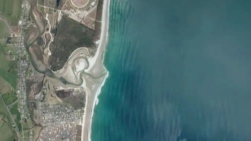 Live Ruakākā surf cam showing spot conditions.