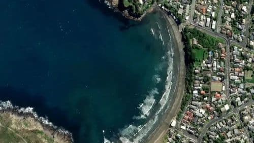Live Tītahi Bay surf cam showing spot conditions.