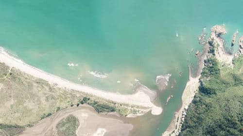 Live Whakatāne surf cam showing spot conditions.