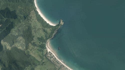 Live New Chums surf cam showing spot conditions.