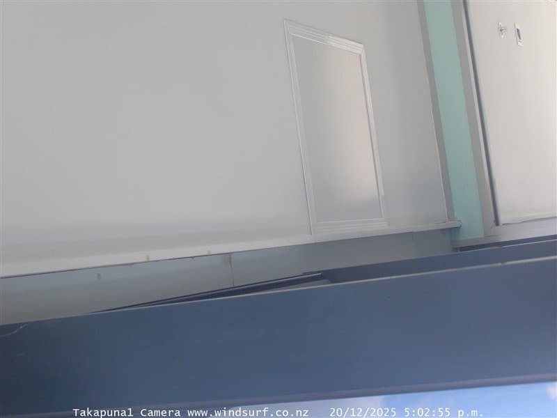 Live Takapuna surf cam showing spot conditions.